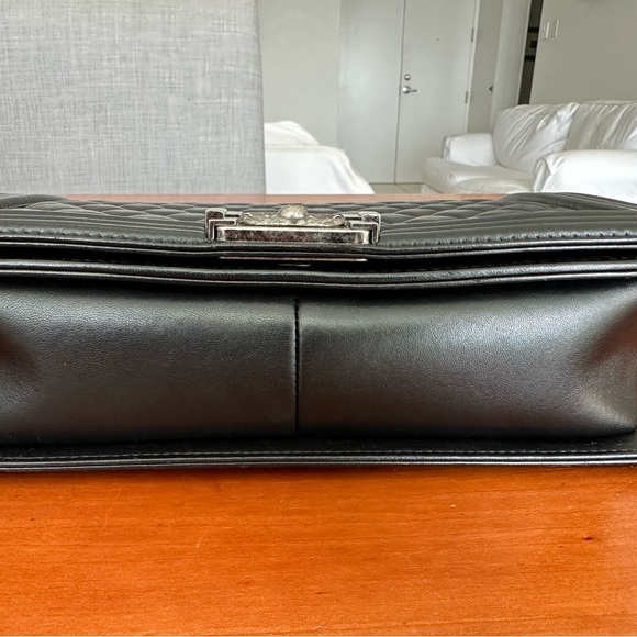 Chanel Boy New Medium 🌟SOLD Locally🌟 - Picture 3 of 11